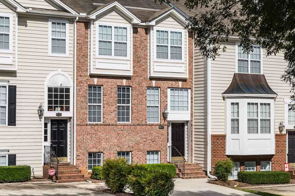 6727 Middleboro Drive Raleigh, NC 27612 - Photo 2 of 27 Photo 2