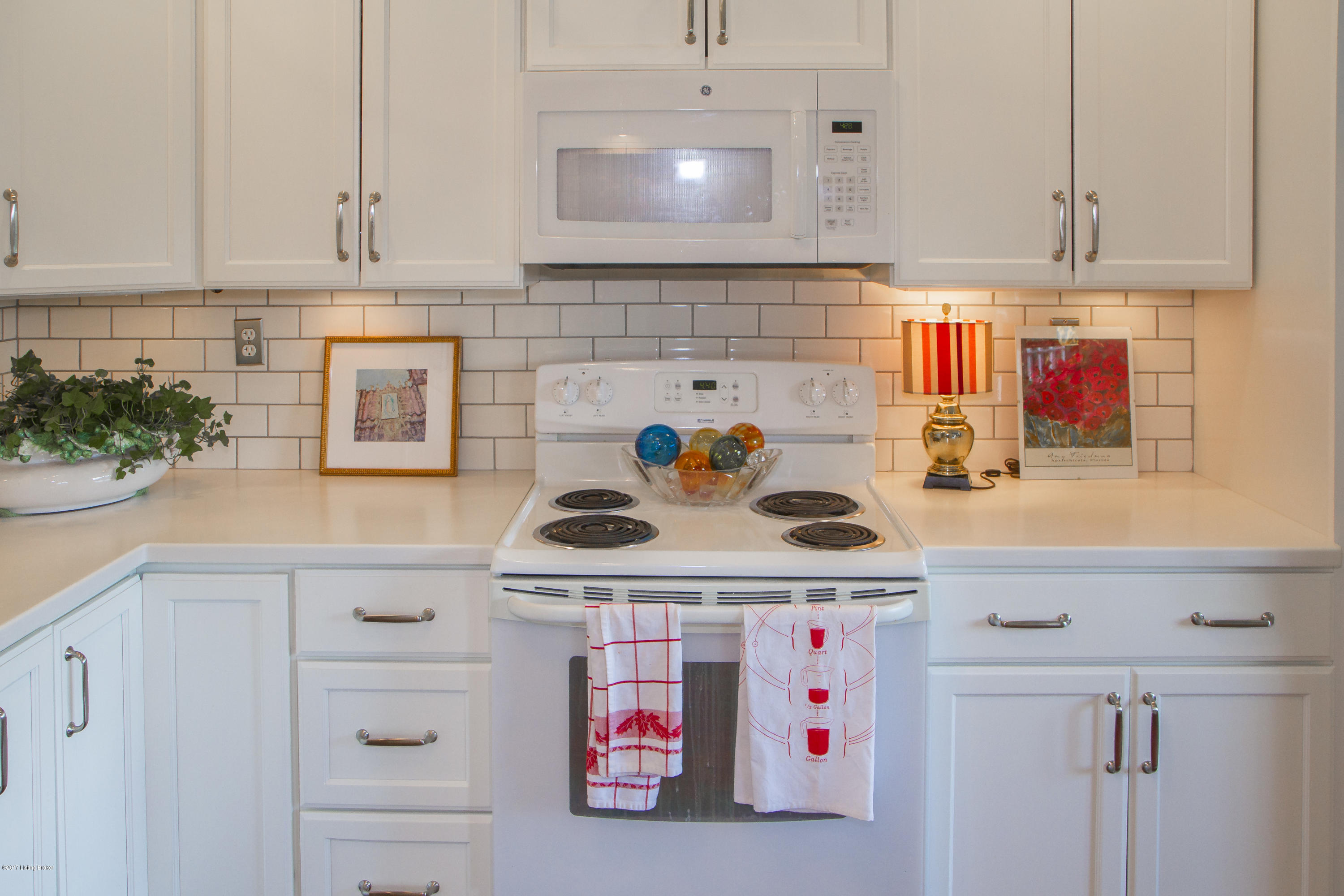 915 Perryman Road Louisville, KY 40207 - Photo 27 of 81 1256