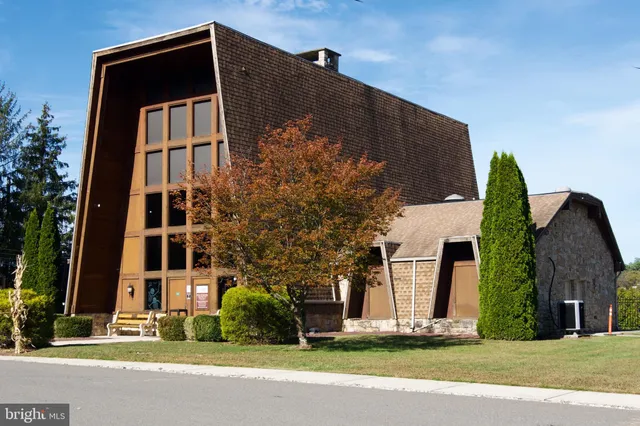 $320,000 | 1400 Lightfoot Drive, Auburn, PA 17922