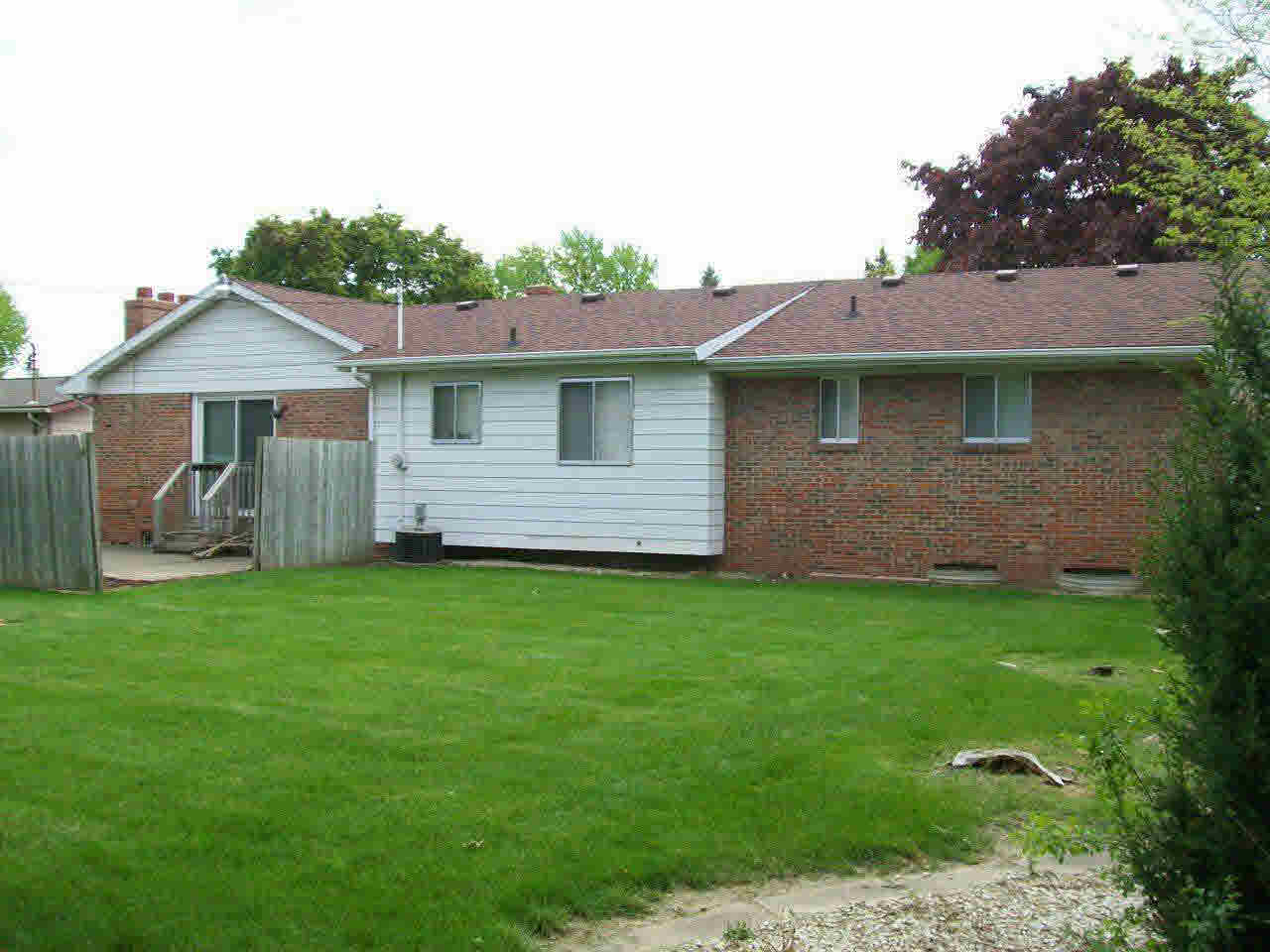 3356 Ridgecliffe Drive Flint, MI 48532 - Photo 23 of 24 21149287-22.JPG