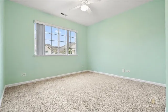 $355,000 | 452 Jamestown Court, Aurora, IL 60502