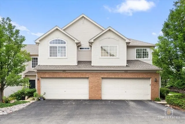 $355,000 | 452 Jamestown Court, Aurora, IL 60502