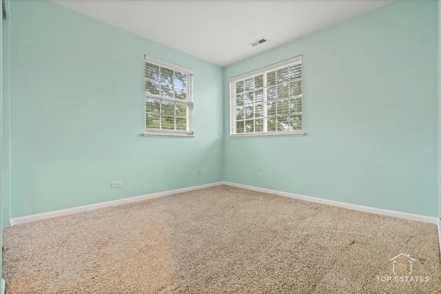 $355,000 | 452 Jamestown Court, Aurora, IL 60502