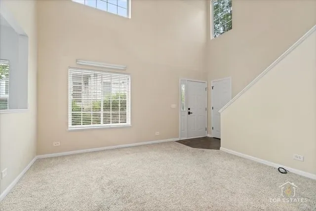 $355,000 | 452 Jamestown Court, Aurora, IL 60502