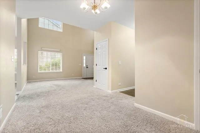 $355,000 | 452 Jamestown Court, Aurora, IL 60502