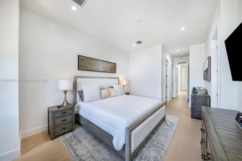 $1,079,000 | 8120 Northwest 43rd Street, Doral, FL 33166