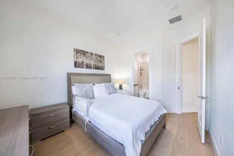 $1,079,000 | 8120 Northwest 43rd Street, Doral, FL 33166