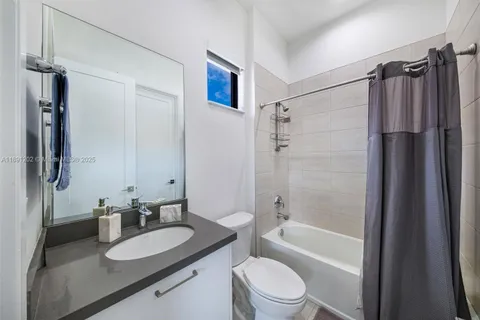 $1,079,000 | 8120 Northwest 43rd Street, Doral, FL 33166