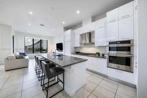 $1,079,000 | 8120 Northwest 43rd Street, Doral, FL 33166