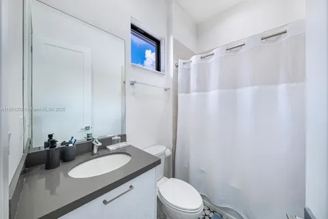 $1,079,000 | 8120 Northwest 43rd Street, Doral, FL 33166