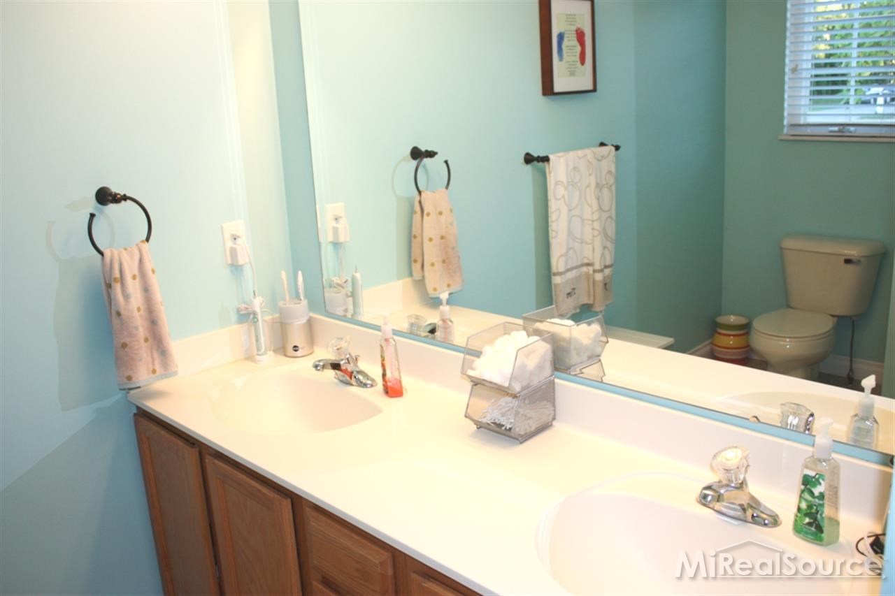 20 Rella Rae Avenue Marysville, MI 48040 - Photo 14 of 24 31164284-13.JPG