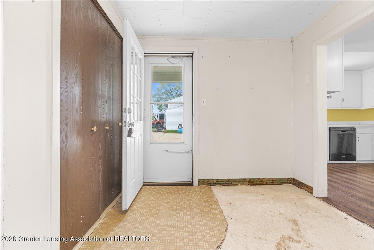 5662 East Clark Road Bath, MI 48808 - Photo 6 of 44 14-Media Jett - 10