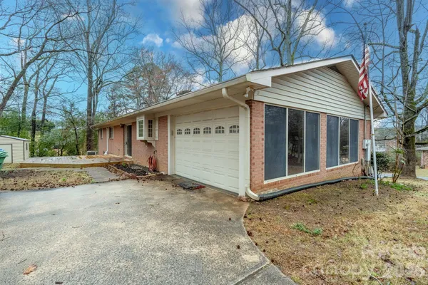 $277,500 | 2808 Murdock Lane, Albemarle, NC 28001
