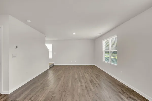 $323,415 | 144 English Oak Lane, Athens, TN 37303