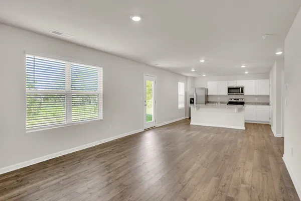 $323,415 | 144 English Oak Lane, Athens, TN 37303