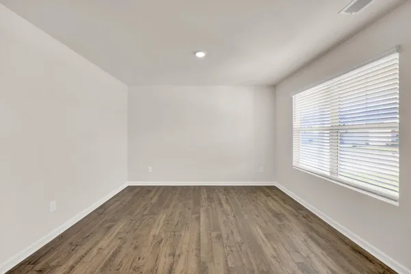 $323,415 | 144 English Oak Lane, Athens, TN 37303