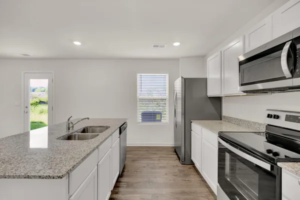 $323,415 | 144 English Oak Lane, Athens, TN 37303