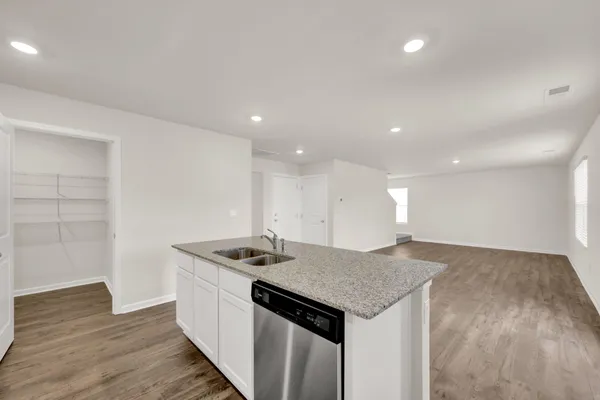 $323,415 | 144 English Oak Lane, Athens, TN 37303