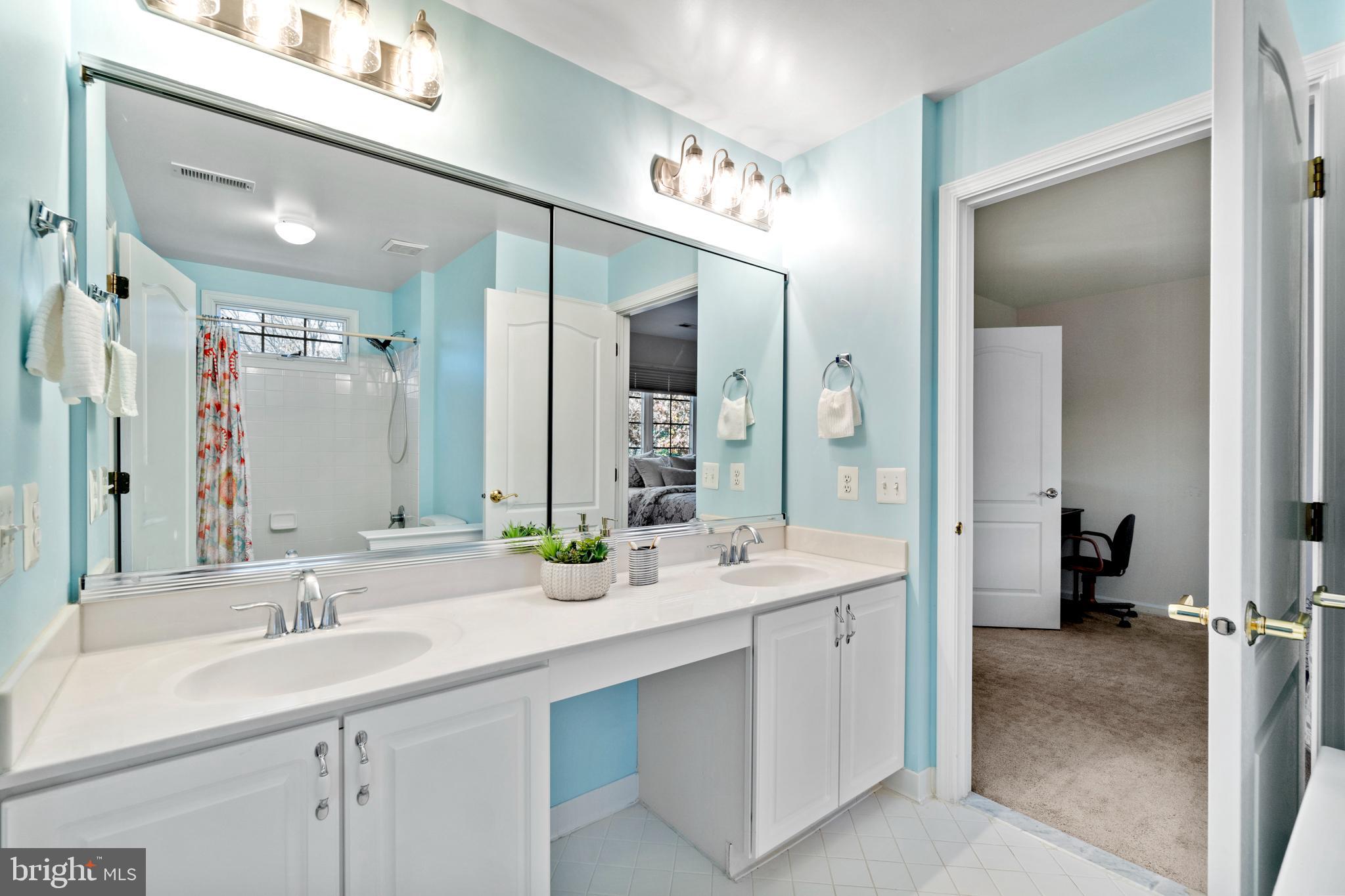 1286 Gatesmeadow Way Reston, VA 20194 - Photo 22 of 56 Shared Bathroom for Bedroom #2 & #3
