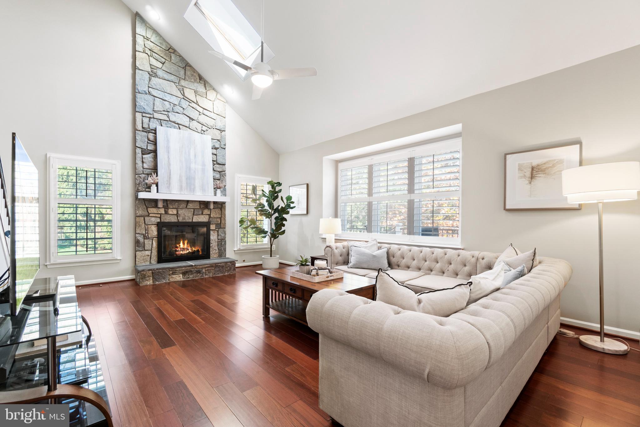 1286 Gatesmeadow Way Reston, VA 20194 - Photo 10 of 56 Family Room