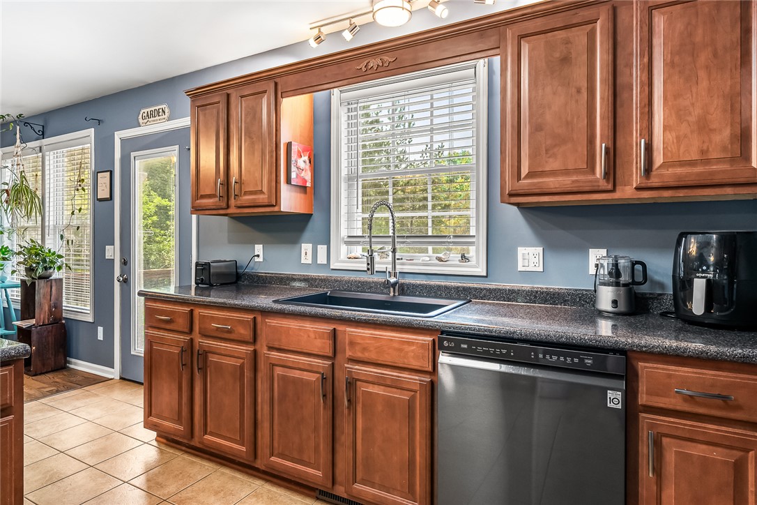 169 State Rd S-37-204 Seneca, SC 29678 - Photo 14 of 30