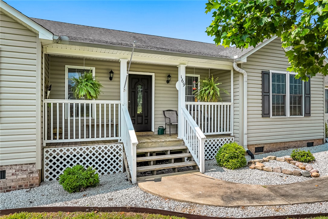 169 State Rd S-37-204 Seneca, SC 29678 - Photo 3 of 30