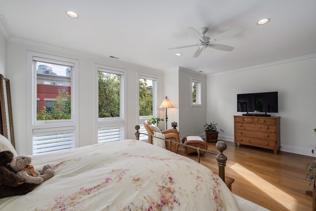 461 North Clinton Street Chicago, IL 60654 - Photo 18 of 37