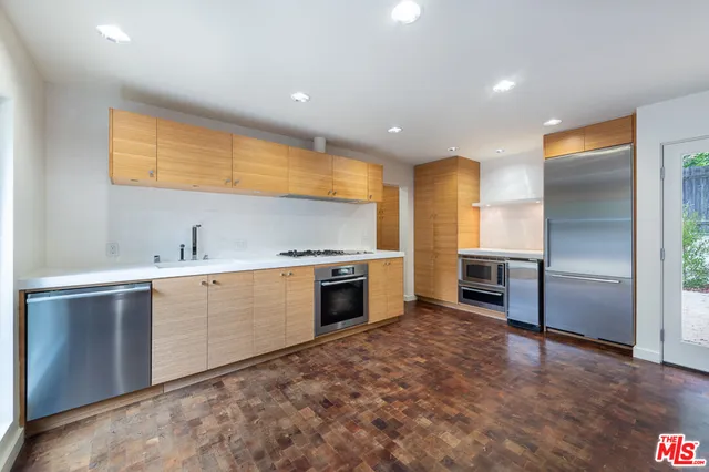 $6,000 | 12931 Valleyheart Drive North, Studio City, CA 91604