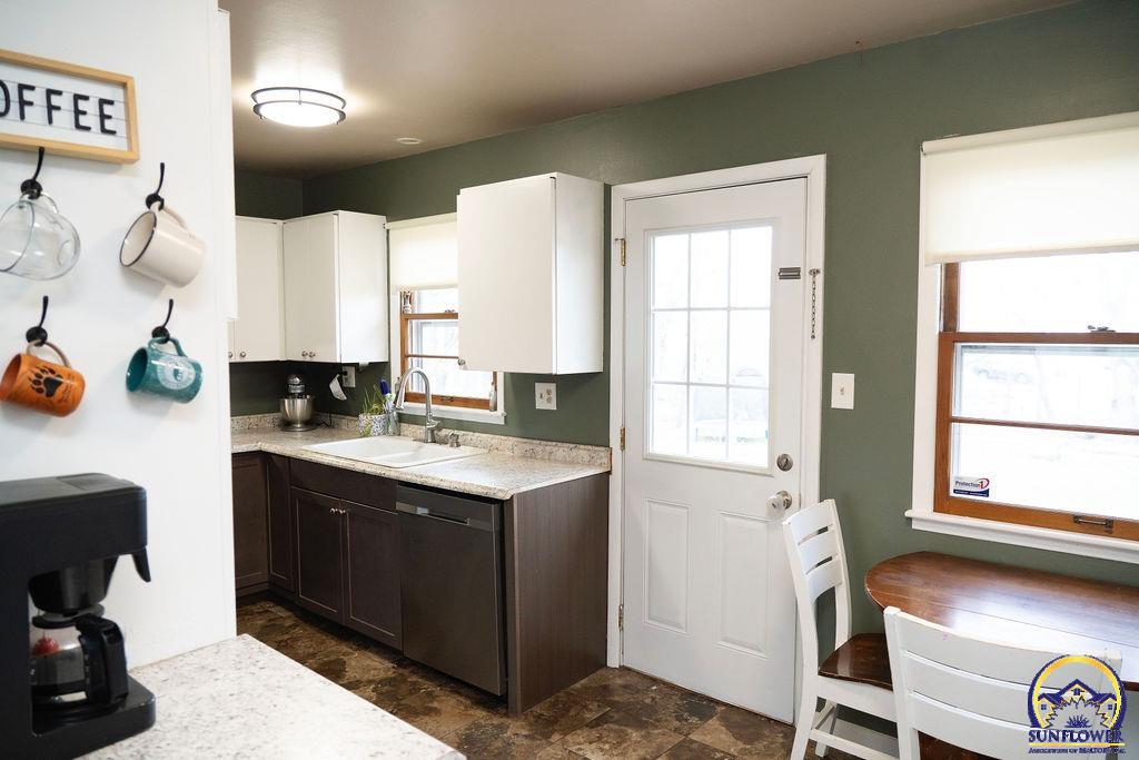 5200 Southwest 31st Street Topeka, KS 66614 - Photo 11 of 48