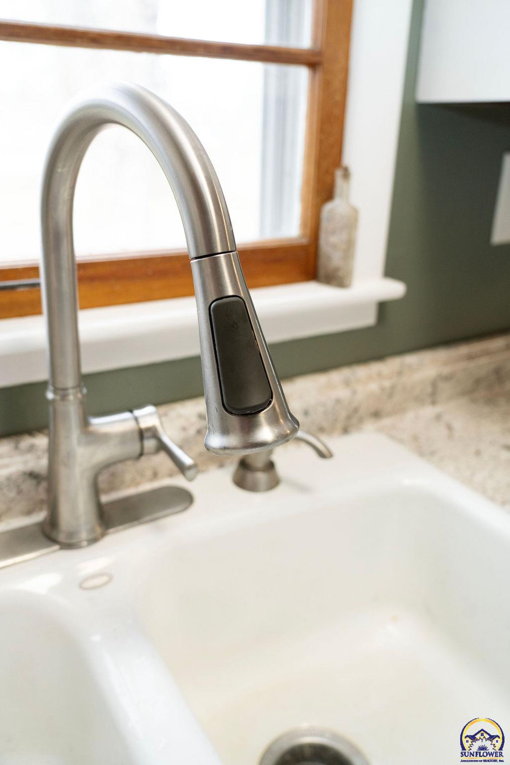 5200 Southwest 31st Street Topeka, KS 66614 - Photo 15 of 48