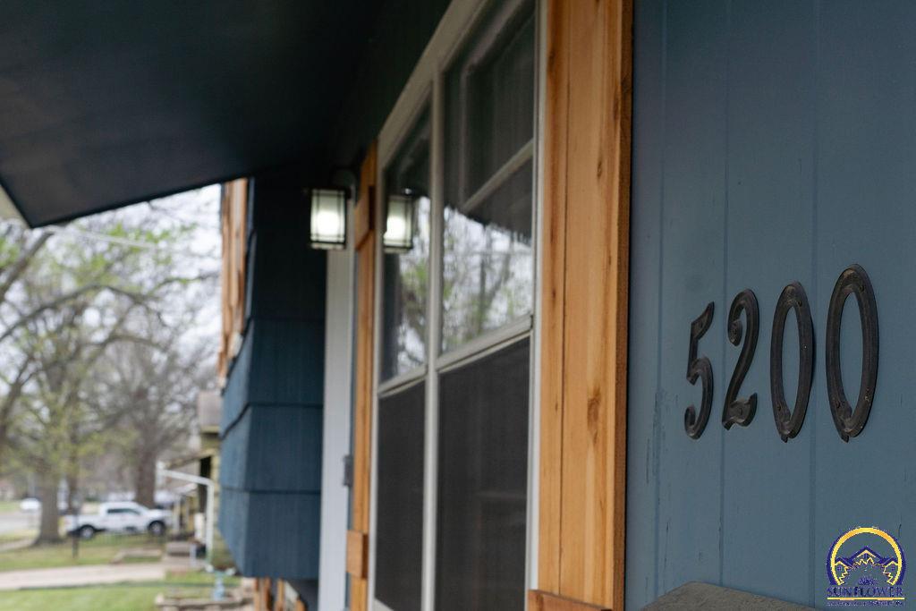 5200 Southwest 31st Street Topeka, KS 66614 - Photo 3 of 48
