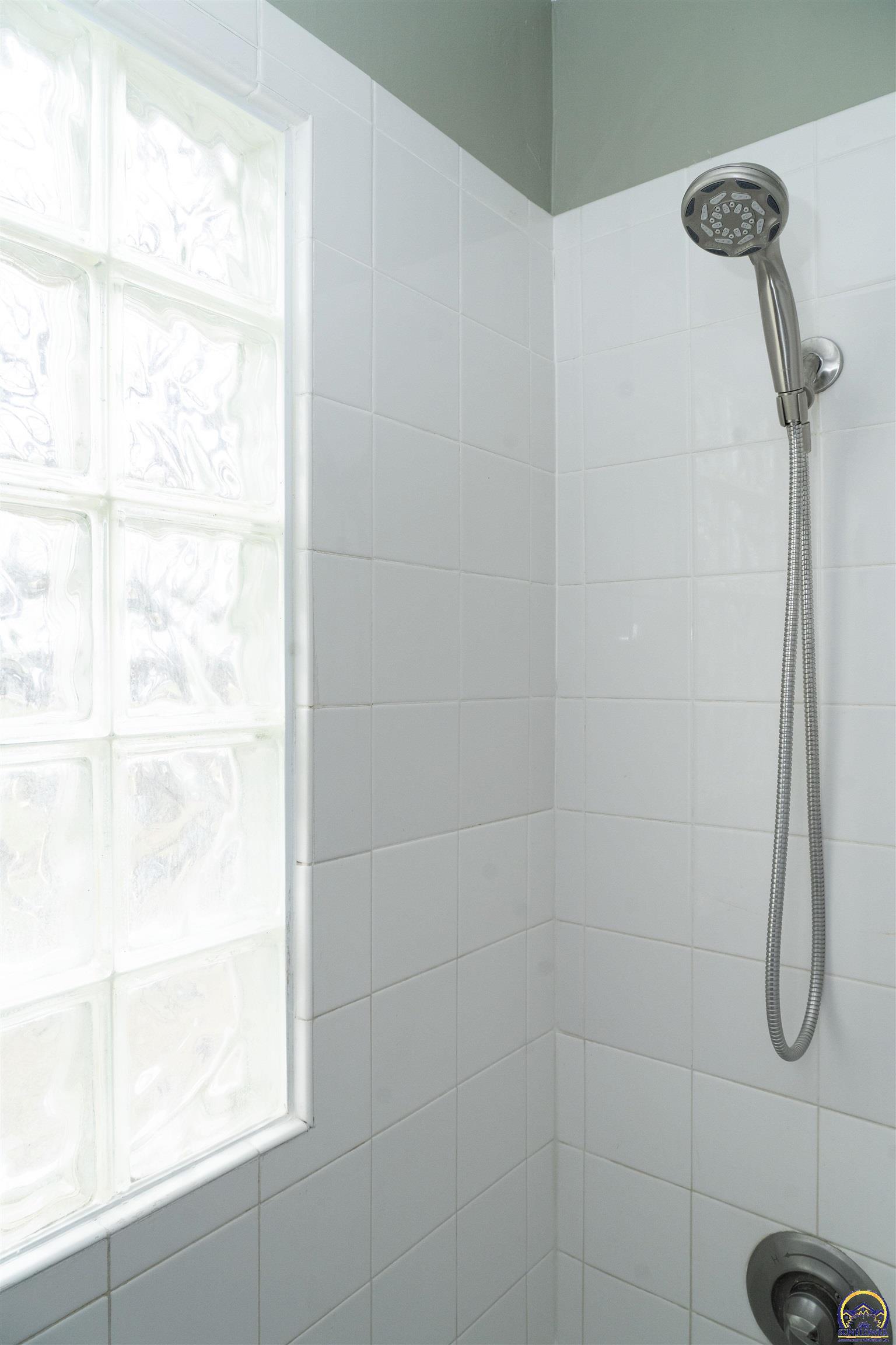 5200 Southwest 31st Street Topeka, KS 66614 - Photo 31 of 48