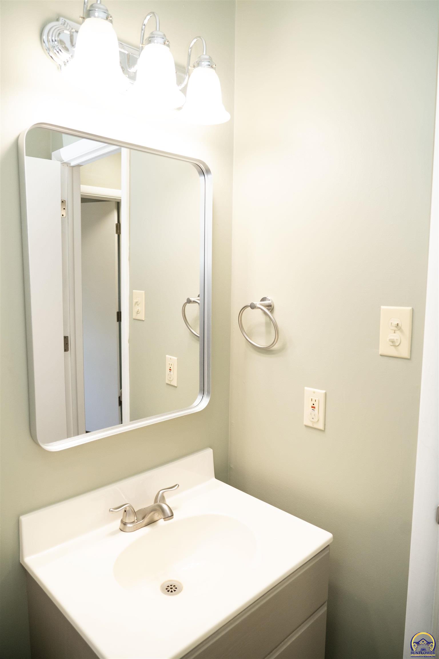 5200 Southwest 31st Street Topeka, KS 66614 - Photo 32 of 48