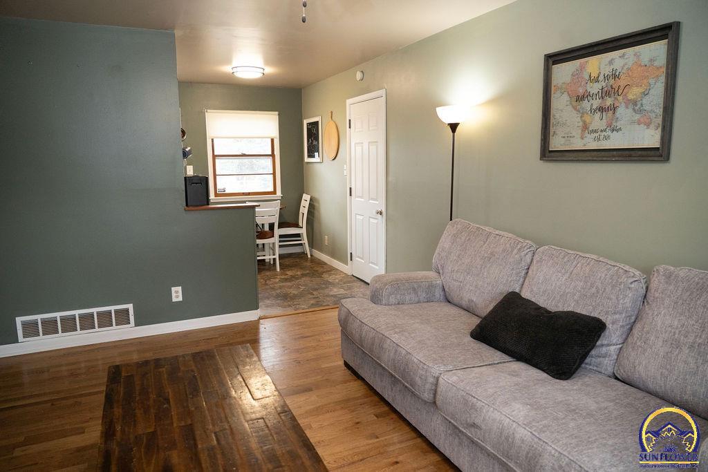 5200 Southwest 31st Street Topeka, KS 66614 - Photo 4 of 48