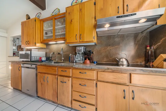 $599,000 | 1161 Oak Spring Lane, Libertyville, IL 60048