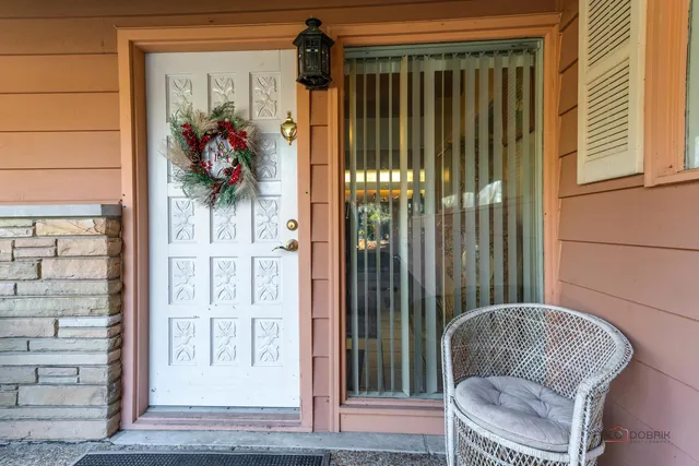 $599,000 | 1161 Oak Spring Lane, Libertyville, IL 60048