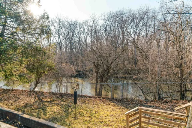 $599,000 | 1161 Oak Spring Lane, Libertyville, IL 60048