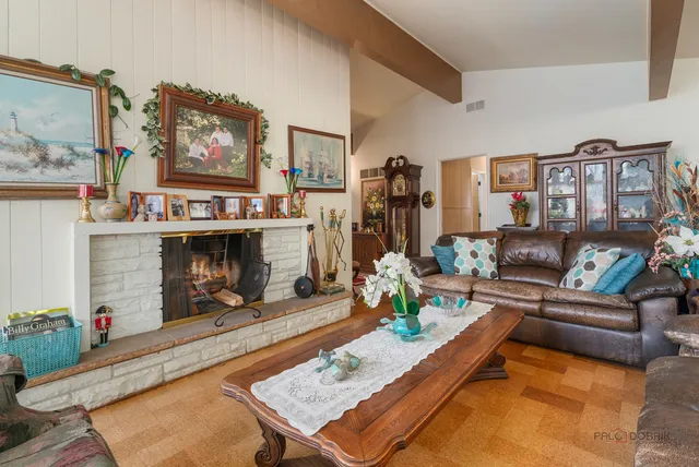 $599,000 | 1161 Oak Spring Lane, Libertyville, IL 60048