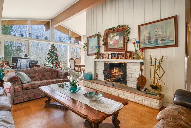 $599,000 | 1161 Oak Spring Lane, Libertyville, IL 60048