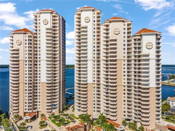 $3,000 | 2090 West First Street, Unit 1009, Fort Myers, FL 33901