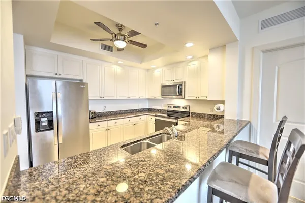 $3,000 | 2090 West First Street, Unit 1009, Fort Myers, FL 33901