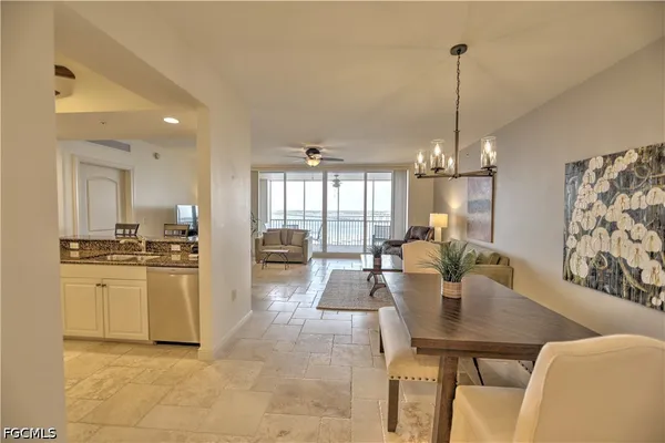 $3,000 | 2090 West First Street, Unit 1009, Fort Myers, FL 33901