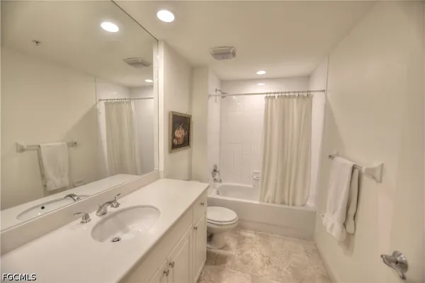 $3,000 | 2090 West First Street, Unit 1009, Fort Myers, FL 33901