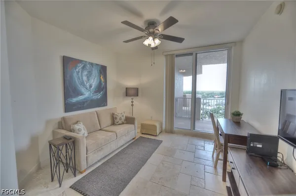 $3,000 | 2090 West First Street, Unit 1009, Fort Myers, FL 33901
