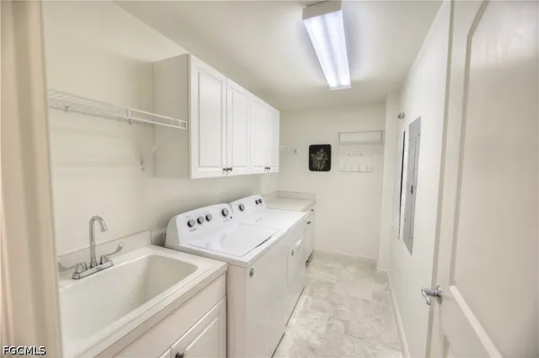 $3,000 | 2090 West First Street, Unit 1009, Fort Myers, FL 33901