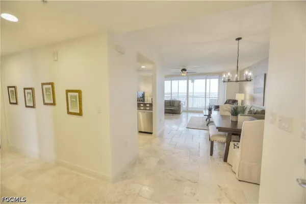 $3,000 | 2090 West First Street, Unit 1009, Fort Myers, FL 33901