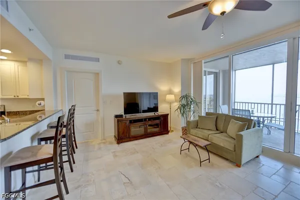 $3,000 | 2090 West First Street, Unit 1009, Fort Myers, FL 33901