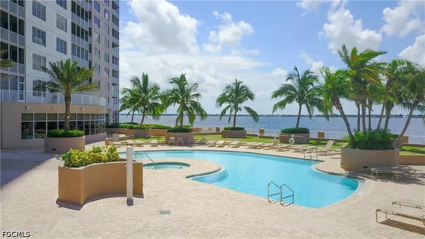 $3,000 | 2090 West First Street, Unit 1009, Fort Myers, FL 33901