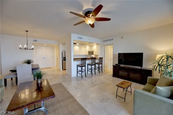 $3,000 | 2090 West First Street, Unit 1009, Fort Myers, FL 33901