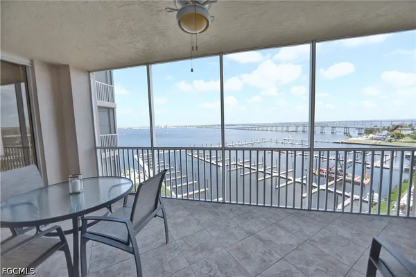 $3,000 | 2090 West First Street, Unit 1009, Fort Myers, FL 33901